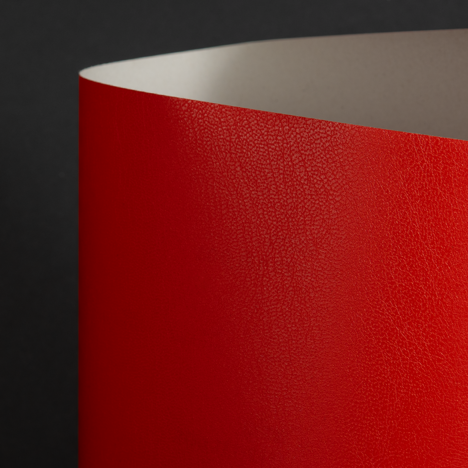 Classic Cavali, LT Red (033-13100S)