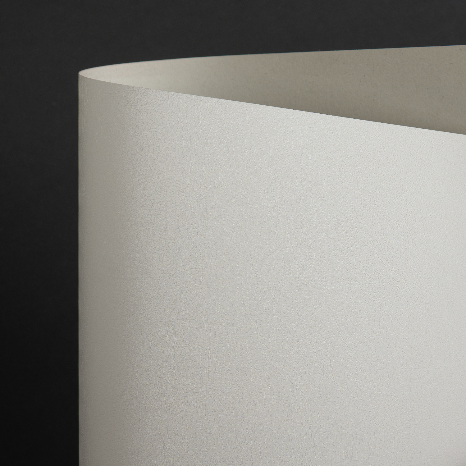 Classic Cavali, White (033-02200S)
