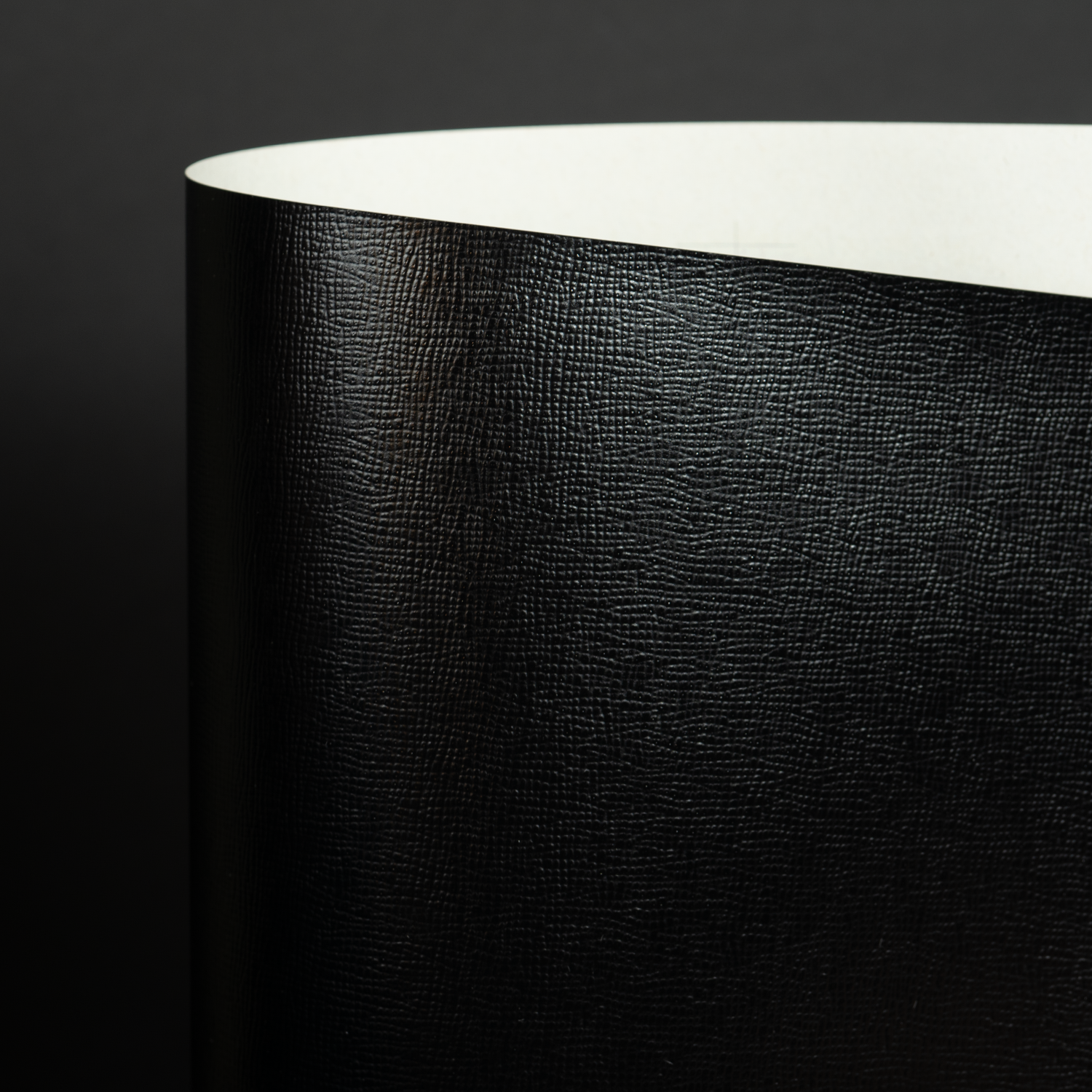 Gloss Edge, Black (094-00177L)