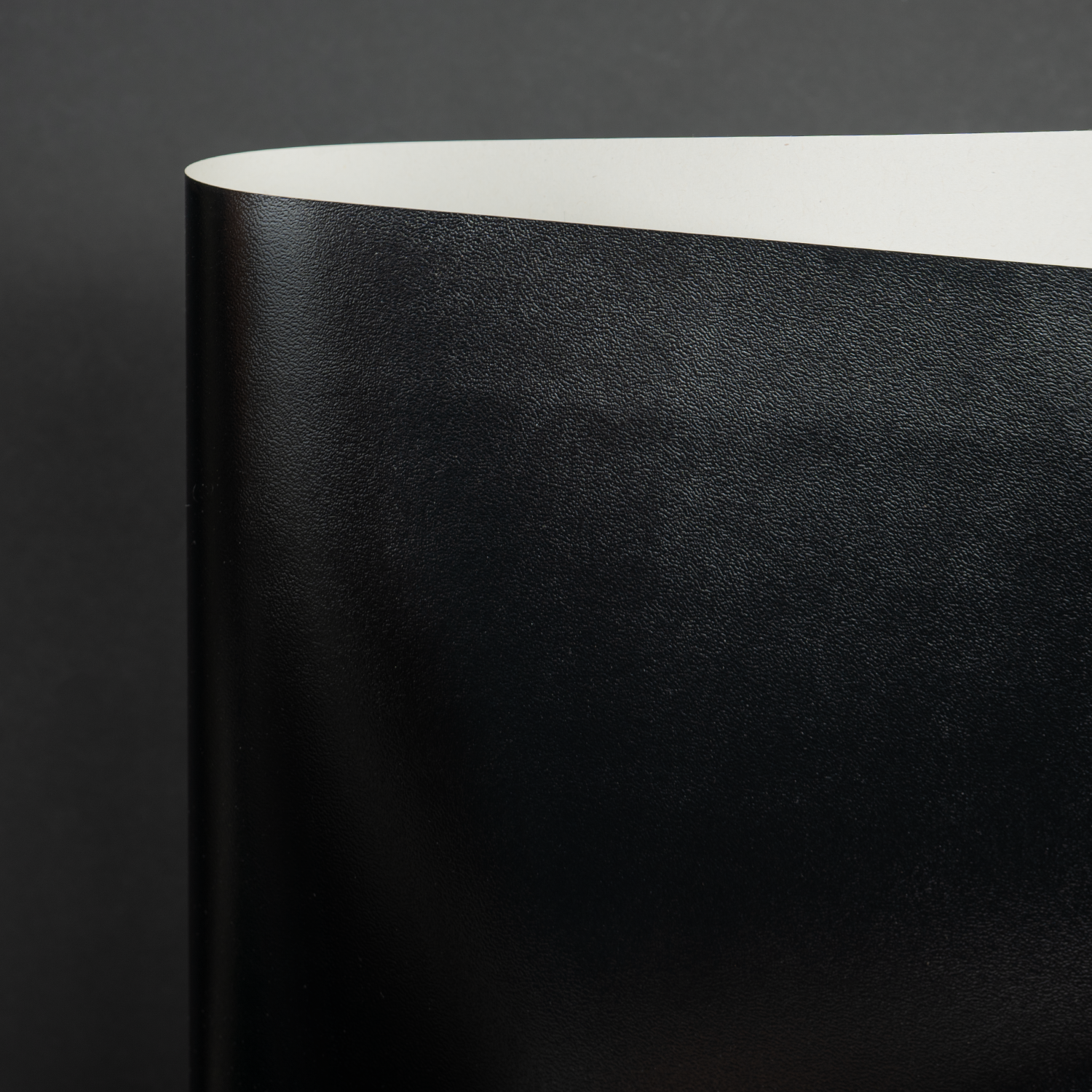 Classic Bloom, Black (035-00100S)