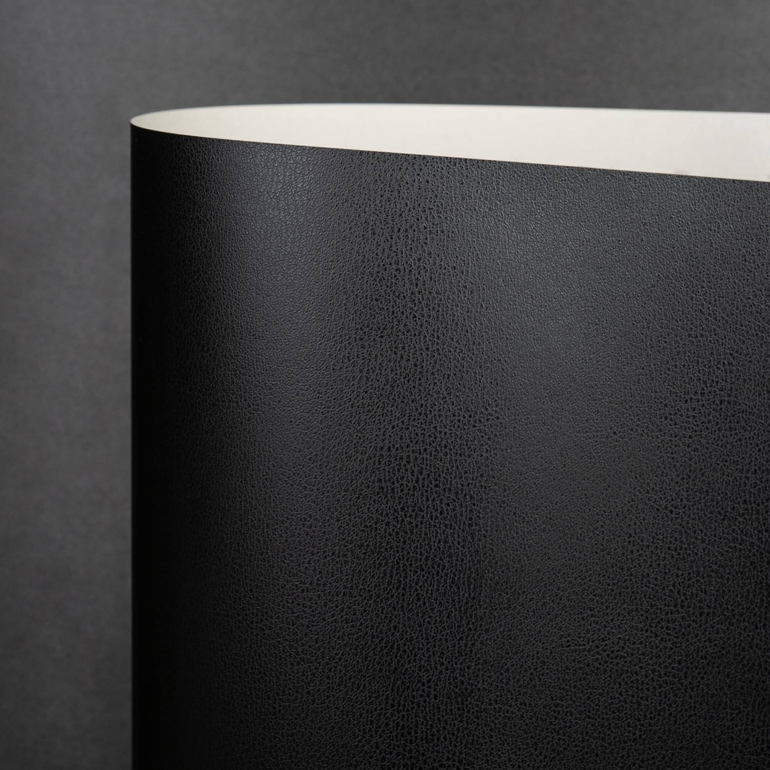 Antique Corio, Black (074-00177T)