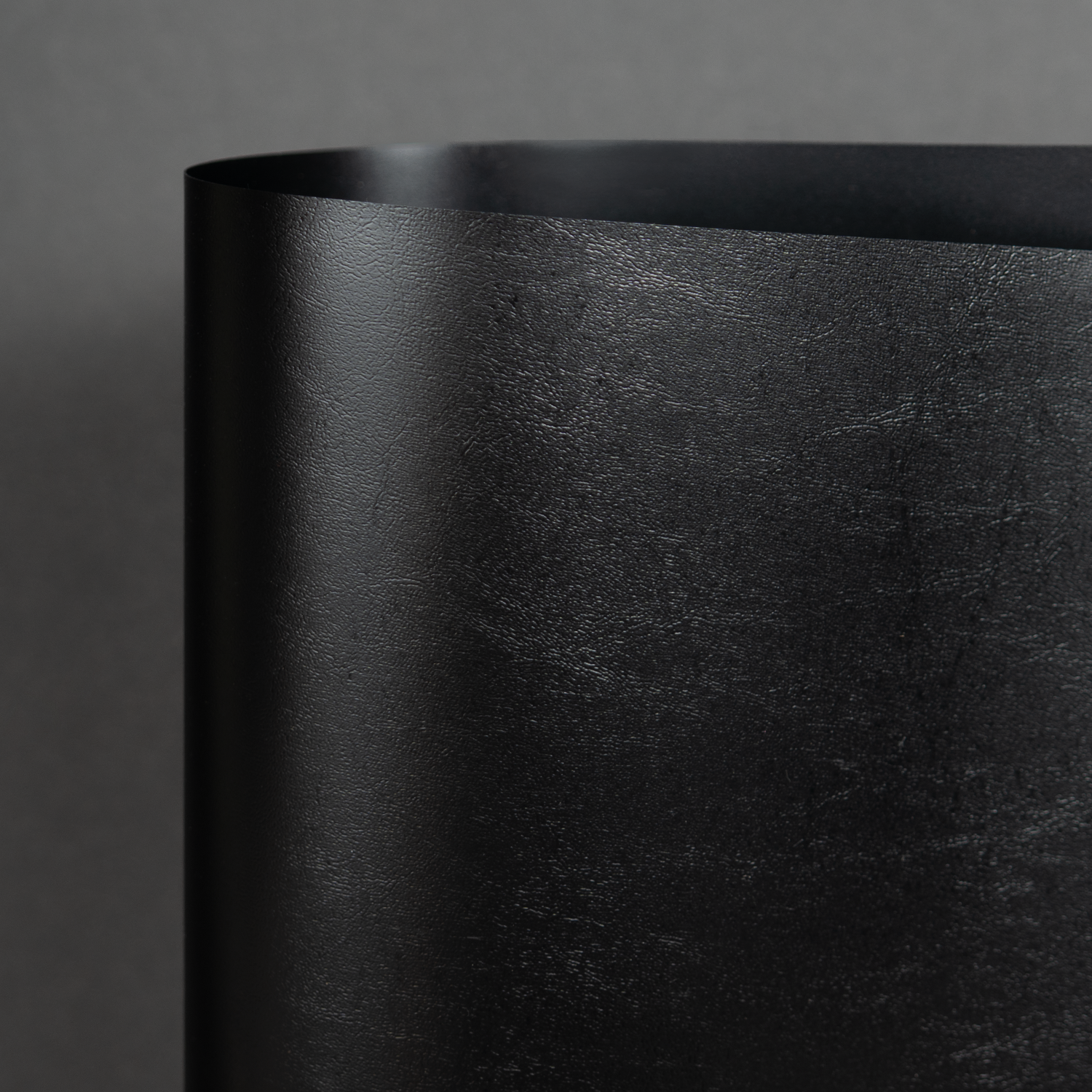 Bovine, Black (Y20-001-S)